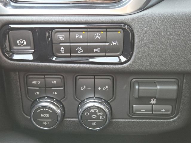 New 2026 GMC Yukon XL Denali w/ Denali Reserve Package image 14