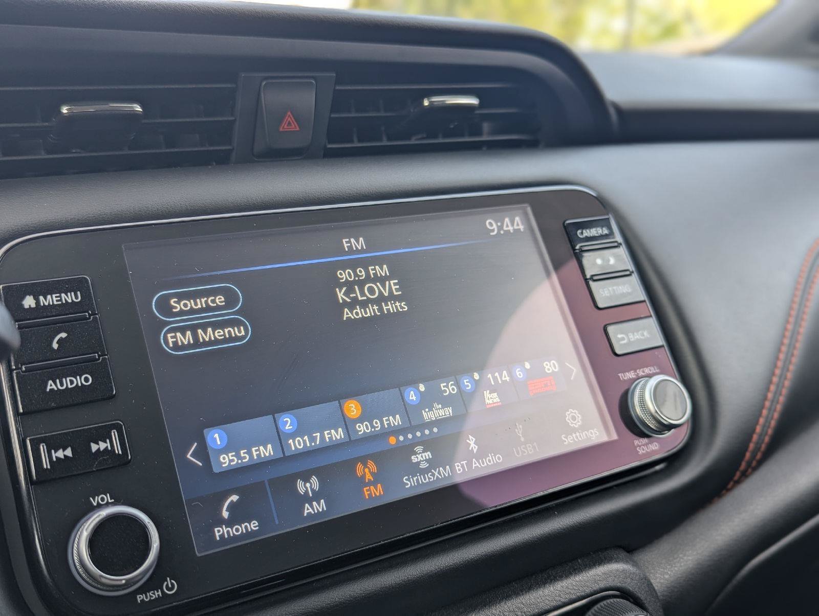 Used 2023 Nissan Kicks SR w/ Exterior Package FWD image 23