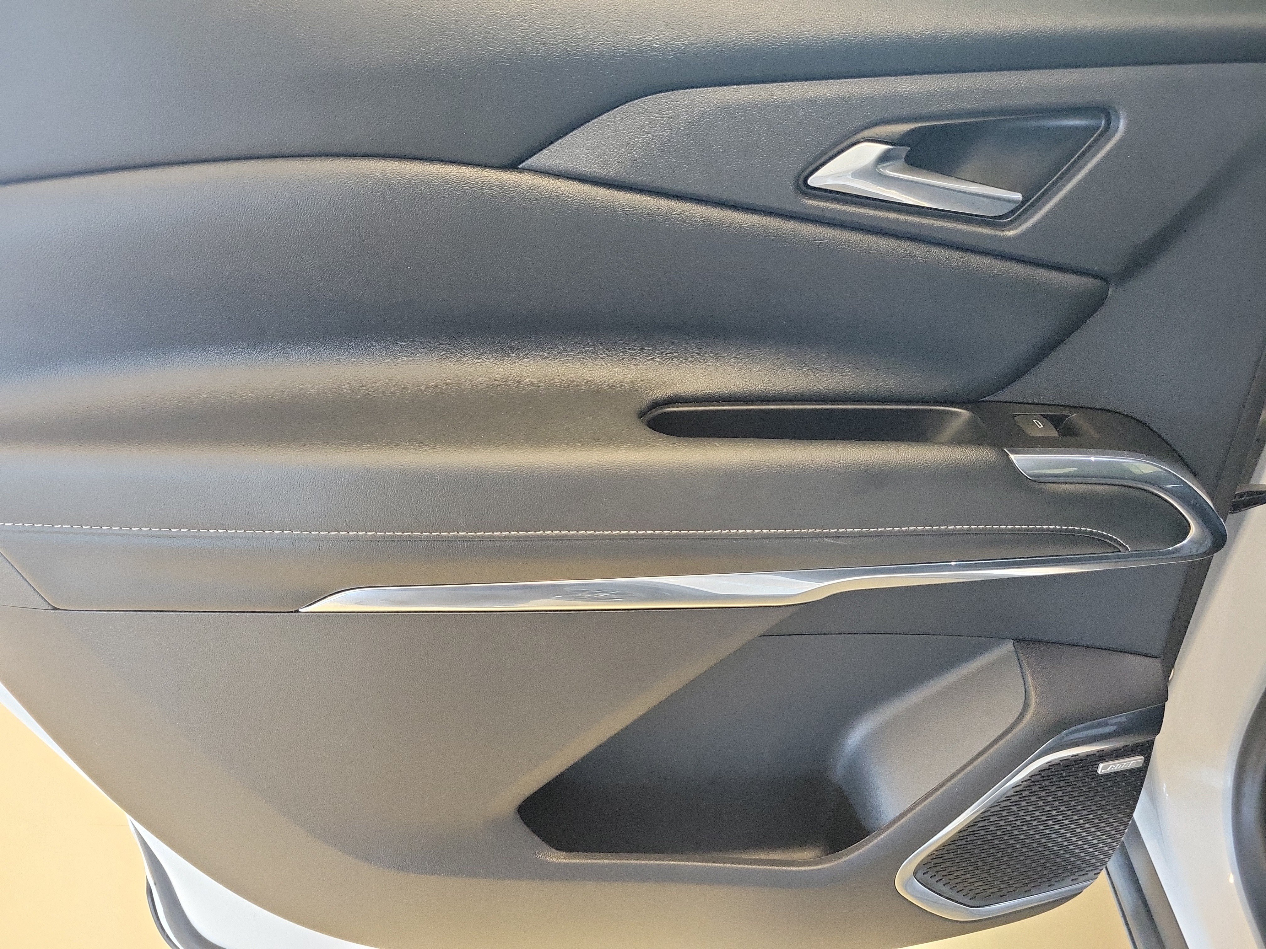 Used 2024 Chevrolet Traverse LT w/ Enhanced Driving Package FWD image 14