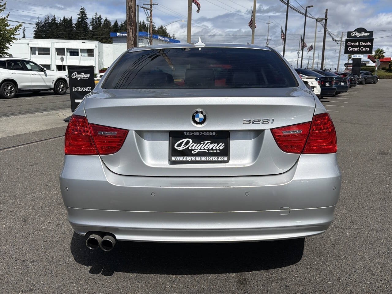 Used 2011 BMW 328i xDrive Sedan AWD/4WD image 6