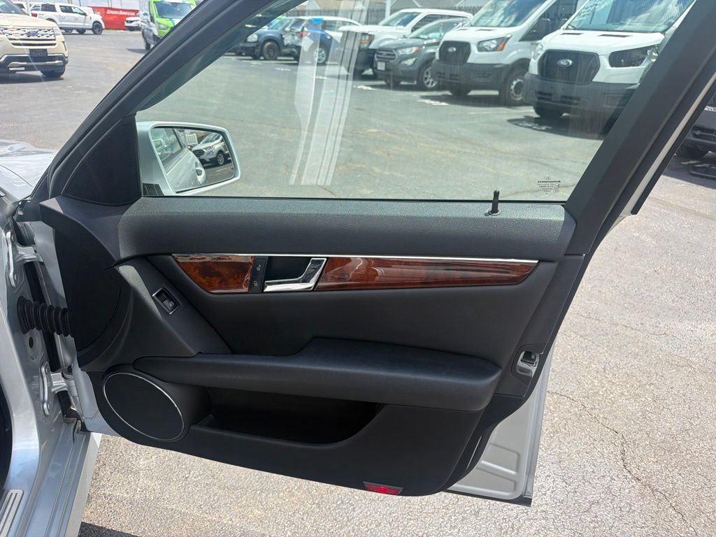 Used 2011 Mercedes-Benz C 300 4MATIC Sedan image 35