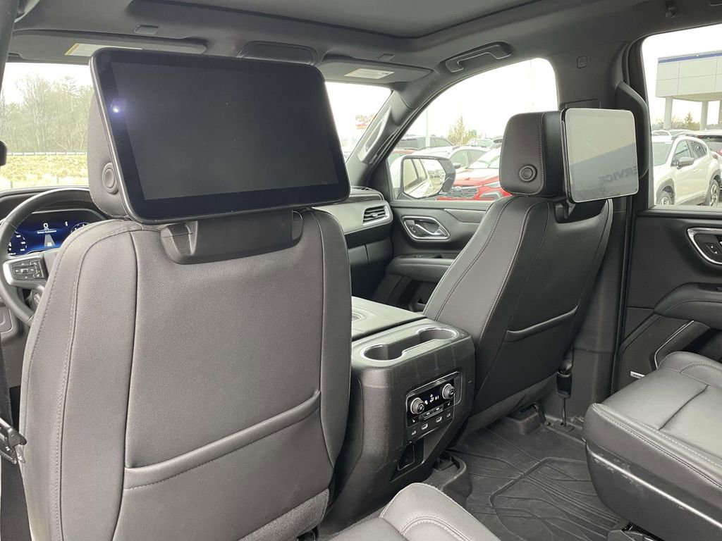 Used 2023 Chevrolet Tahoe LT w/ Luxury Package image 5