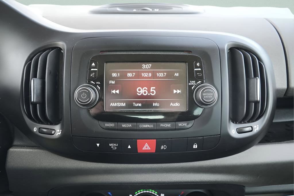 Used 2015 FIAT 500L Trekking image 31