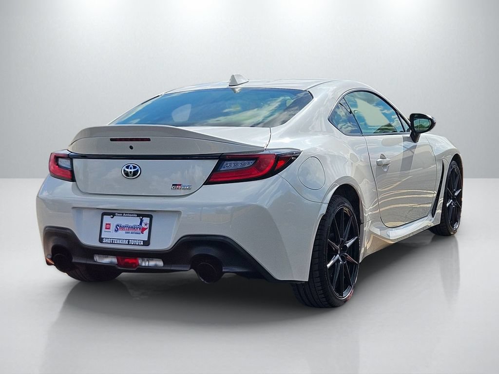 Used 2024 Toyota GR86 Premium w/ Performance Package RWD image 6