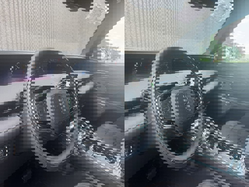 New 2025 Lincoln Nautilus Premier w/ Equipment Group 102A image 9