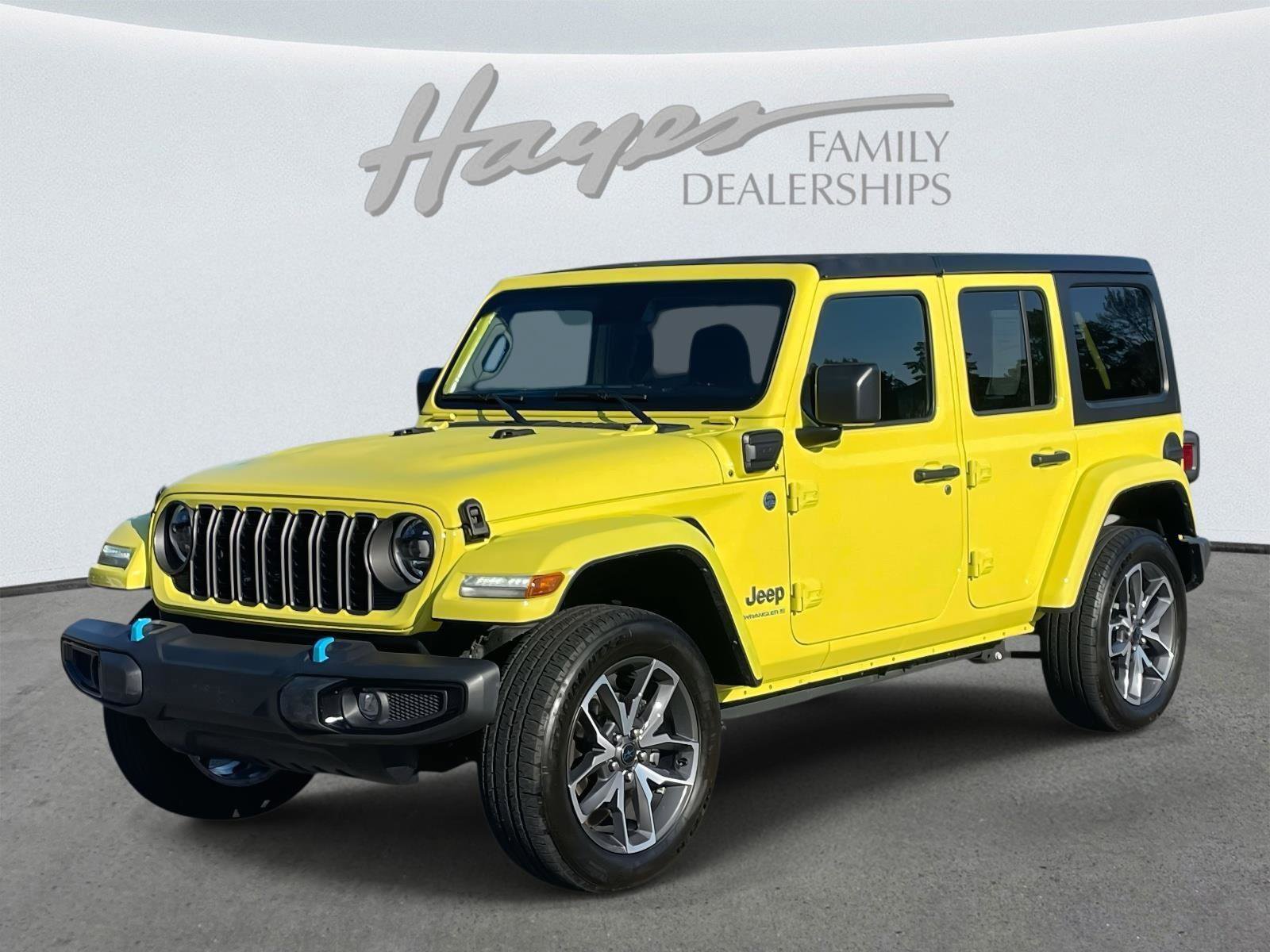 Used 2024 Jeep Wrangler Unlimited w/ LED Headlamp & Fog Lamp Group