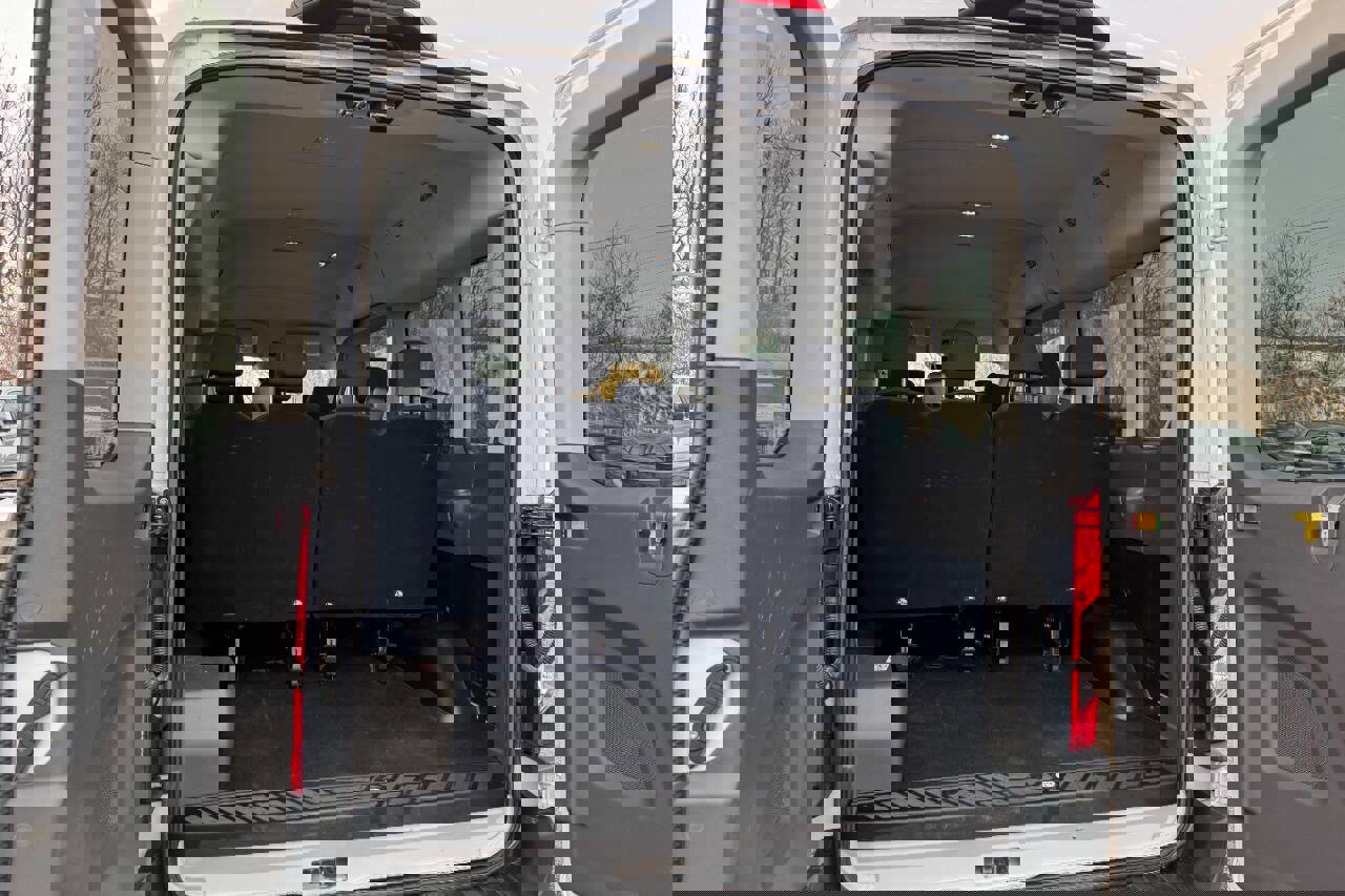 Used 2021 Ford Transit 350 XLT image 18