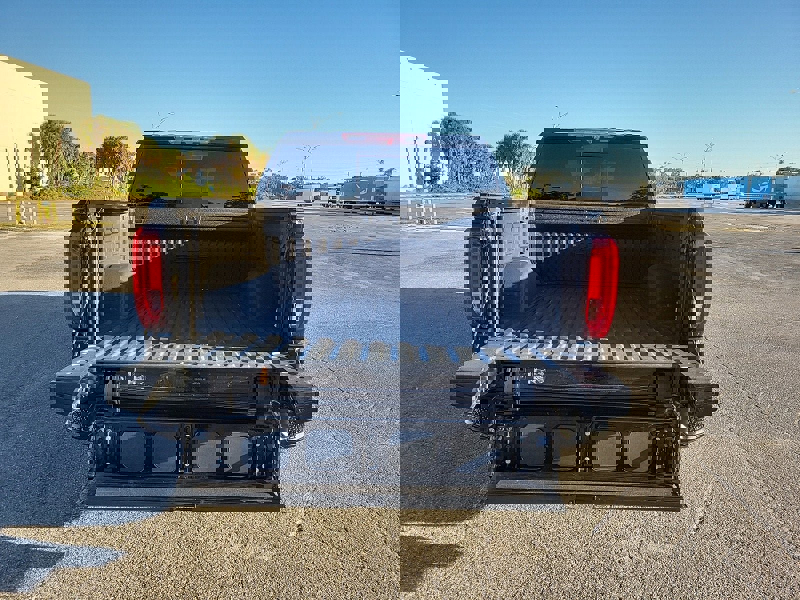 Used 2022 GMC Sierra 1500 AT4 w/ AT4 Premium Package image 8