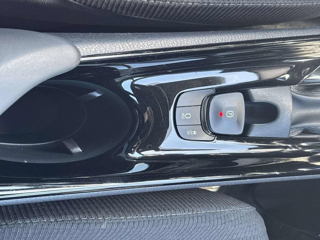 Used 2019 Toyota C-HR XLE FWD image 15