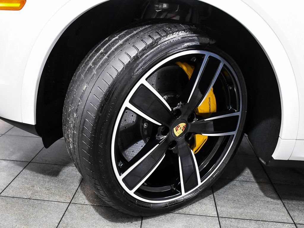 Used 2023 Porsche Cayenne Turbo S AWD/4WD image 7