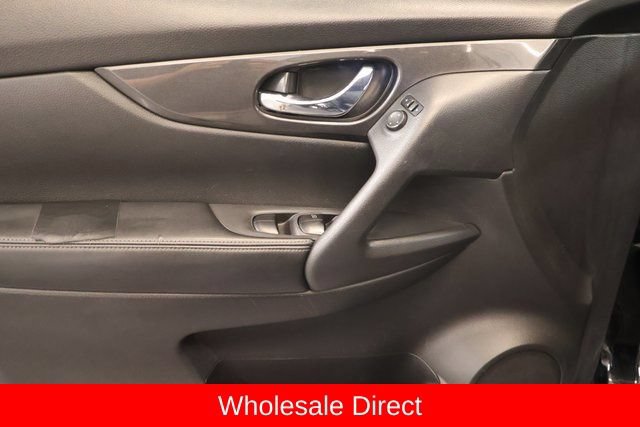 Used 2017 Nissan Rogue S AWD/4WD image 9