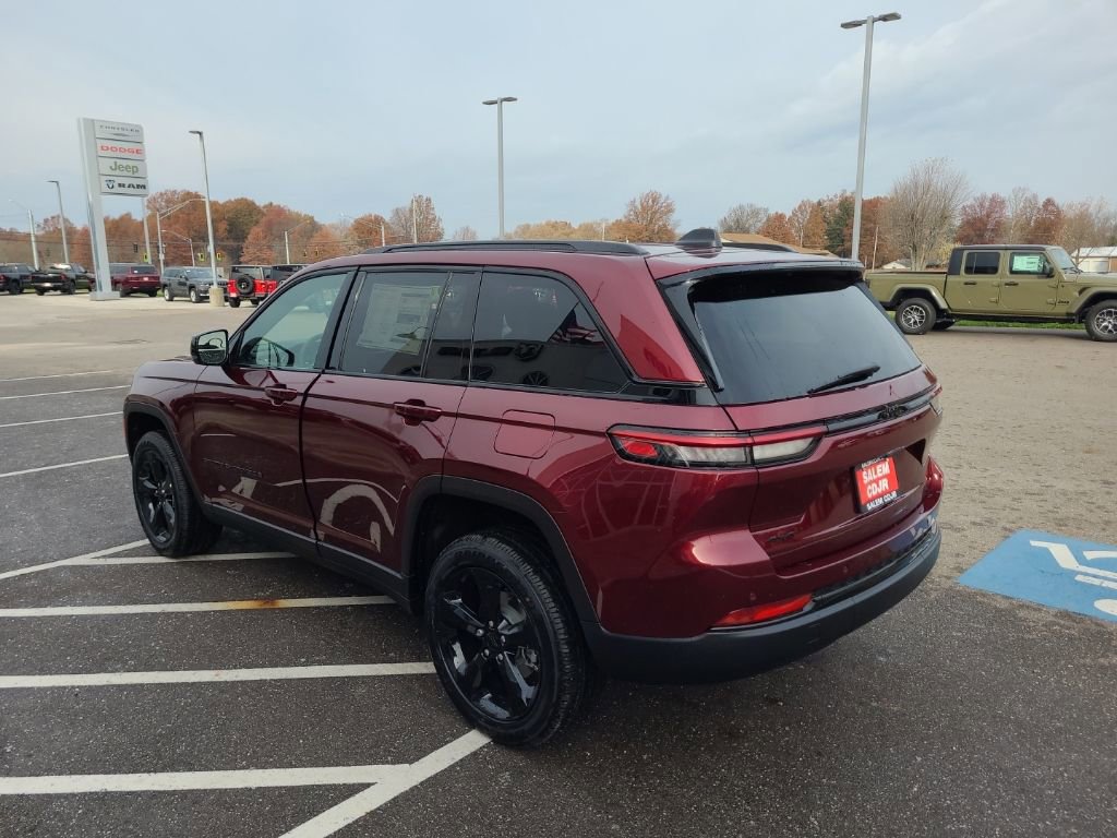 New 2025 Jeep Grand Cherokee Altitude AWD/4WD image 12