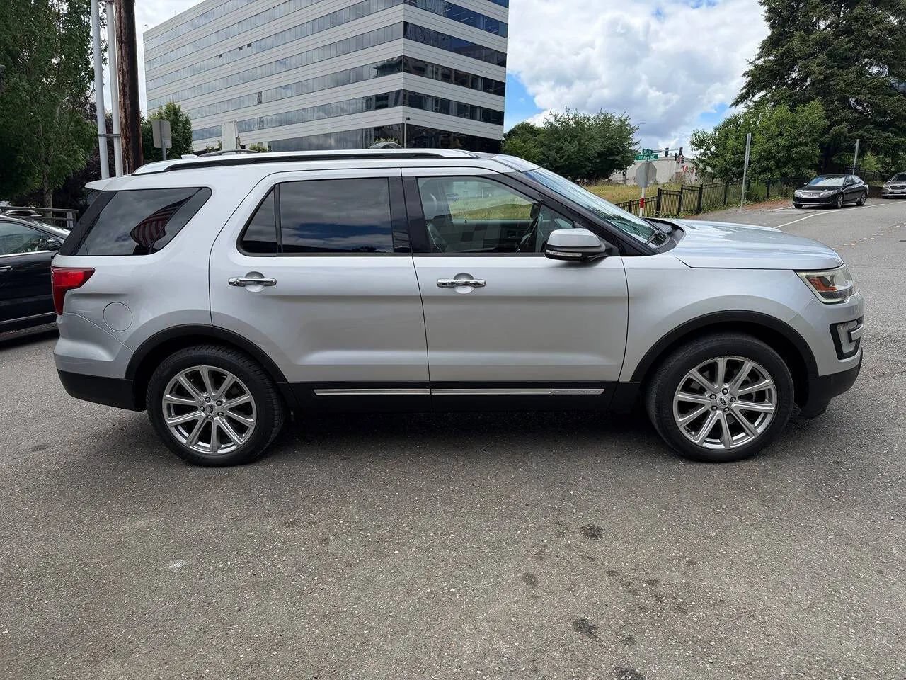Used 2016 Ford Explorer Limited AWD/4WD image 8