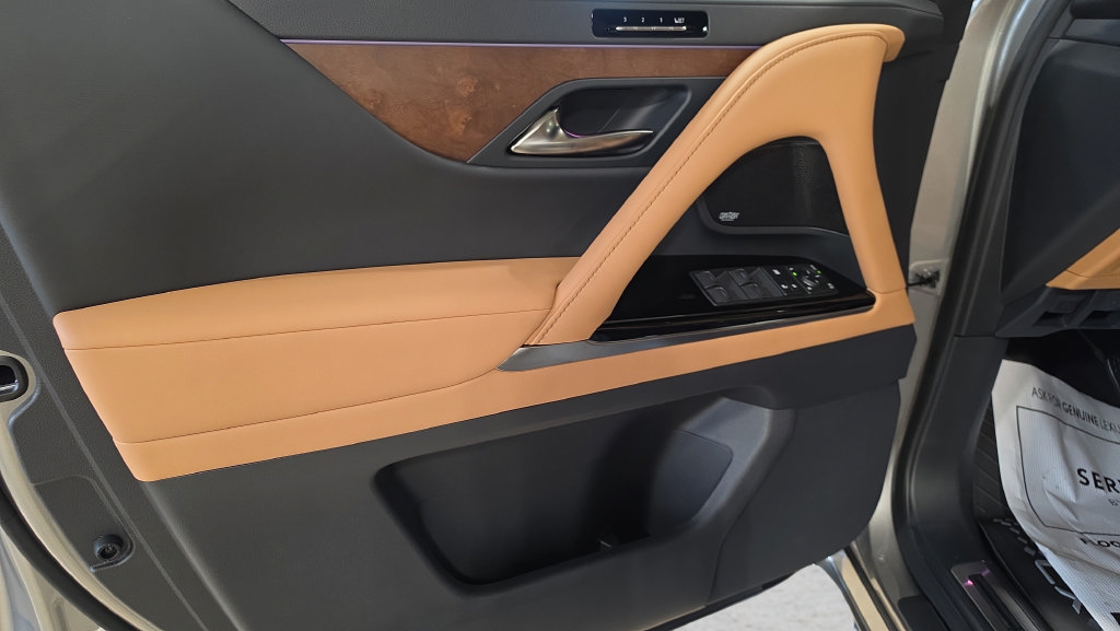 New 2026 Lexus LX 600 4WD w/ Luxury Package image 12