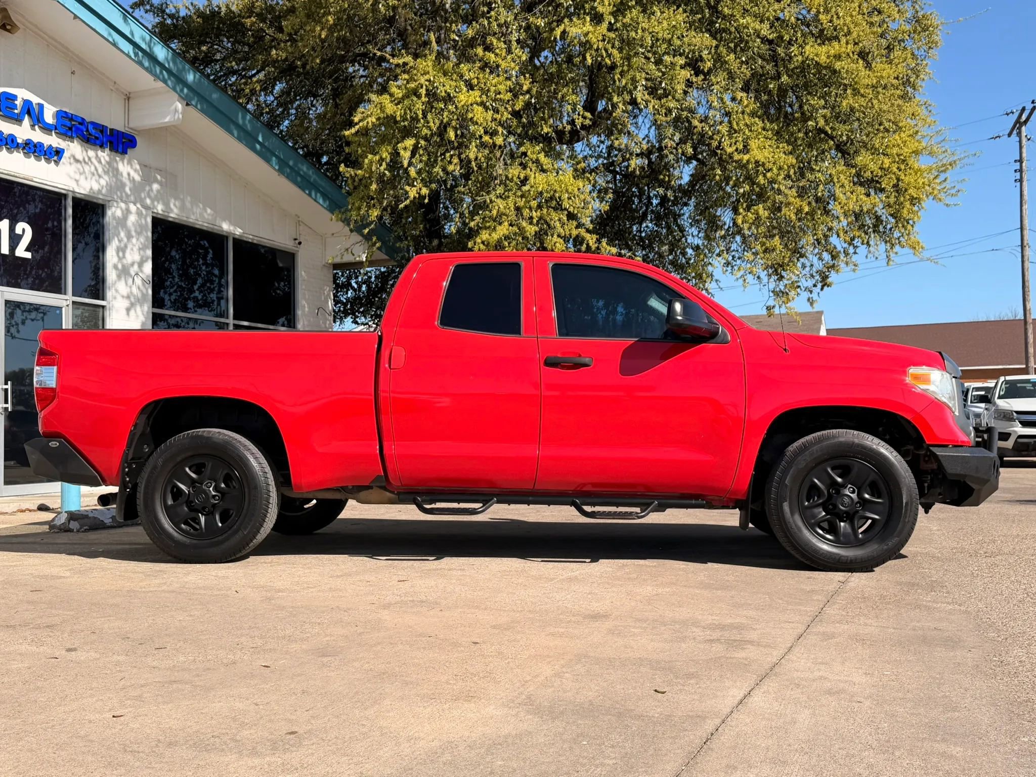 Used 2016 Toyota Tundra SR w/ Tow Package image 2