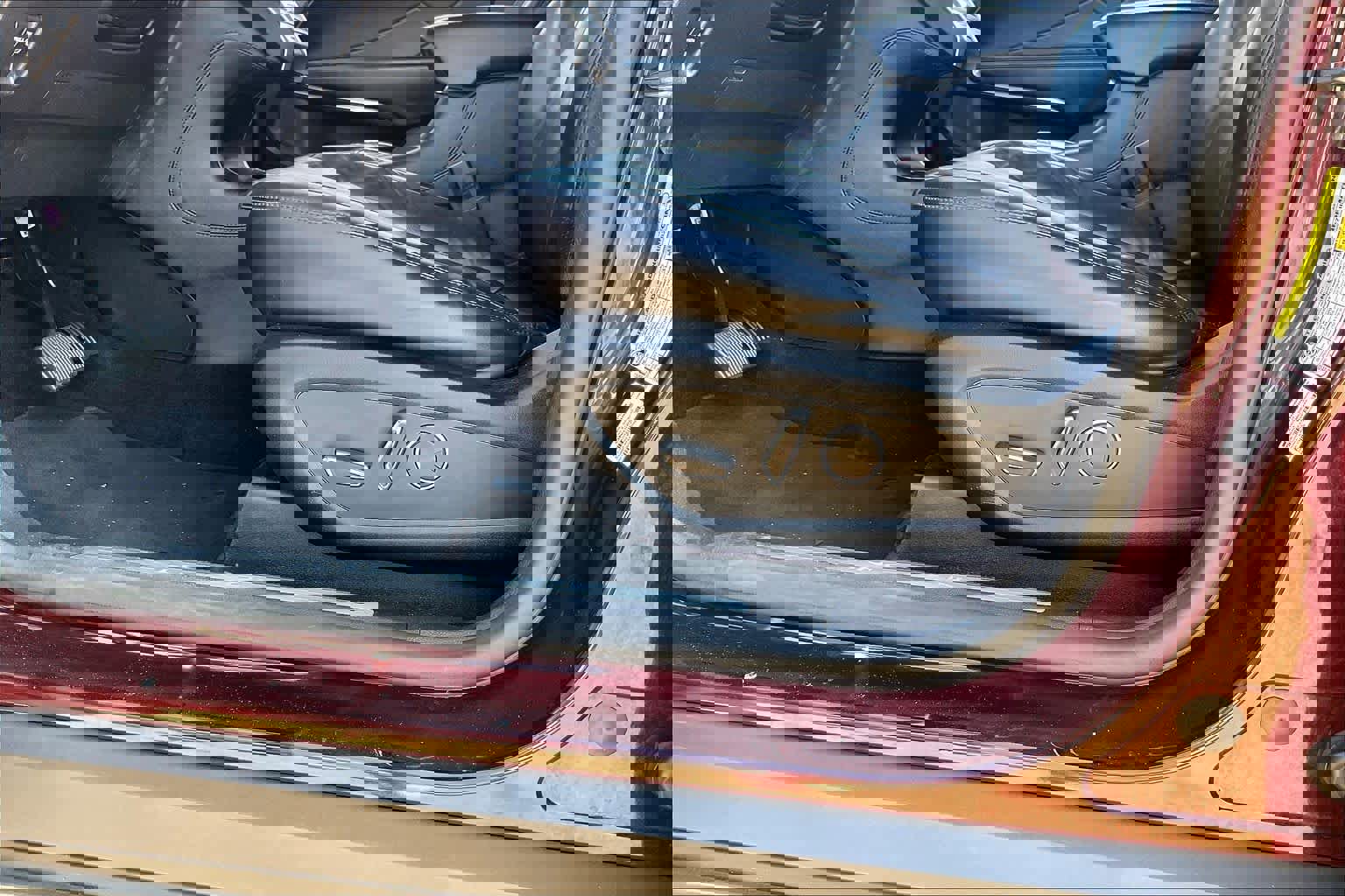 Used 2017 Lincoln MKC Select w/ Select Plus Package image 32