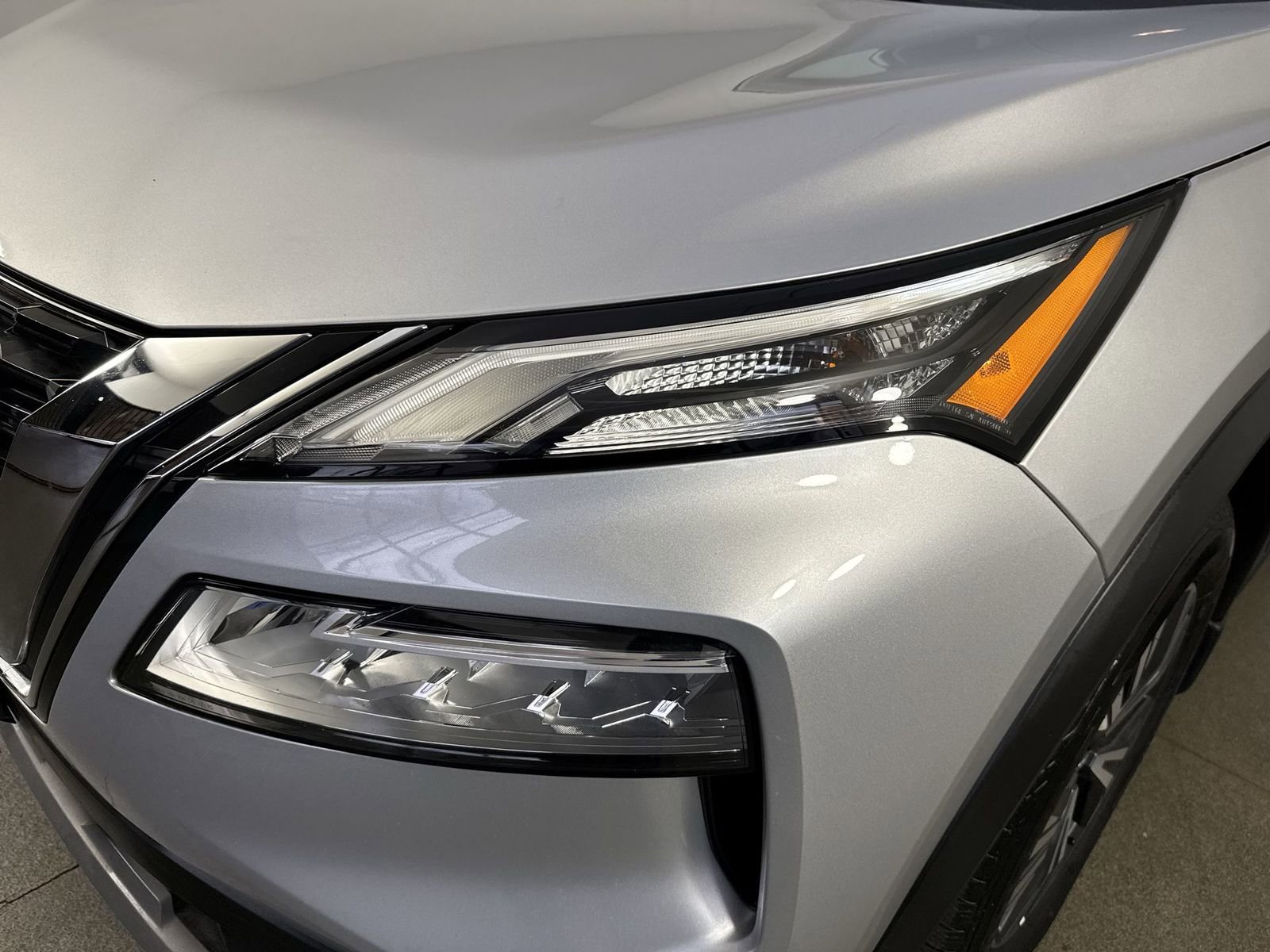 Certified 2022 Nissan Rogue SV AWD/4WD image 28