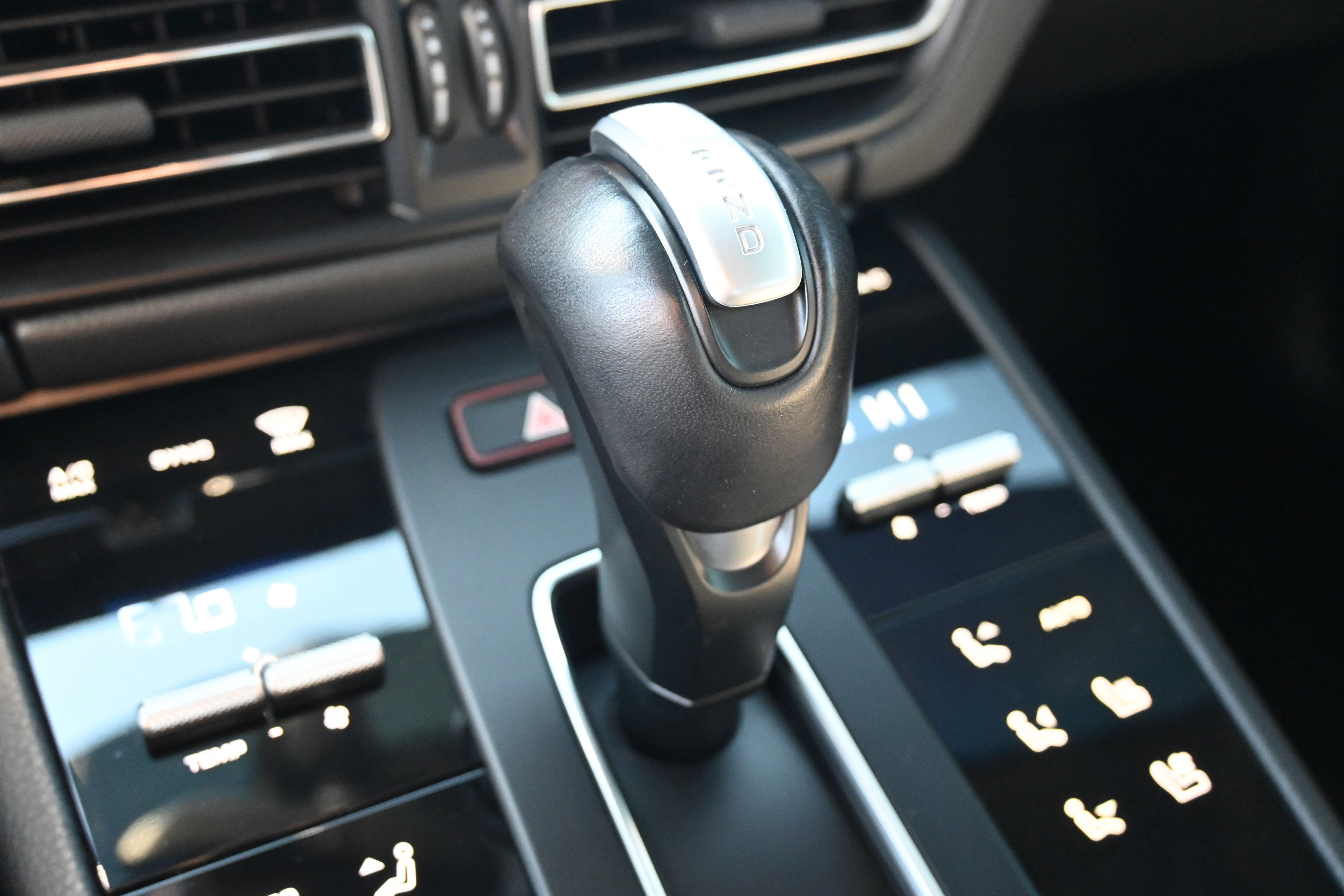 Used 2023 Porsche Macan image 27