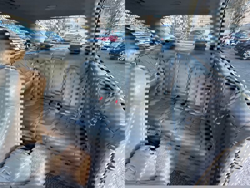 Used 2009 Mercedes-Benz CLK 350 Coupe image 22