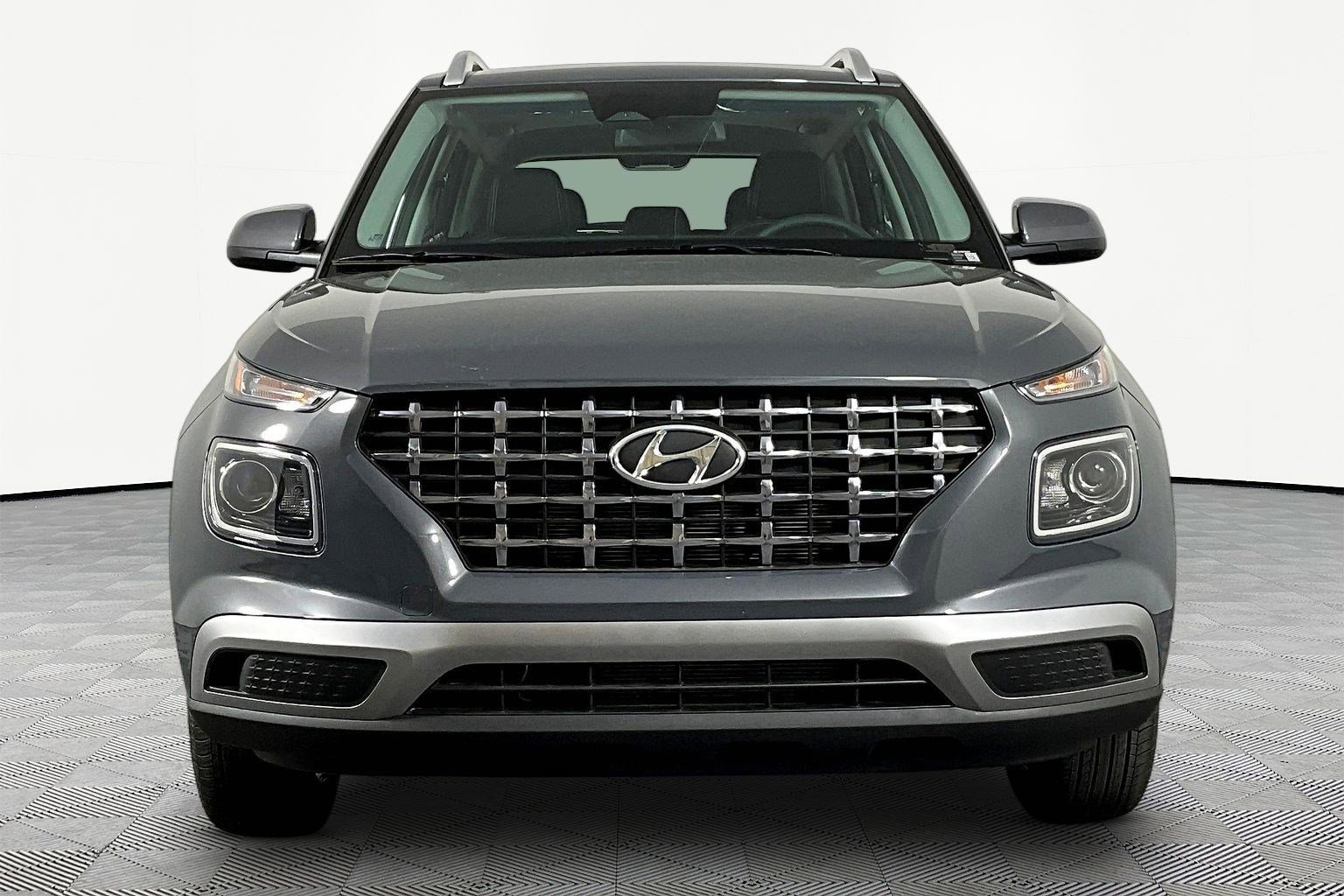 New 2026 Hyundai Venue SEL FWD image 2