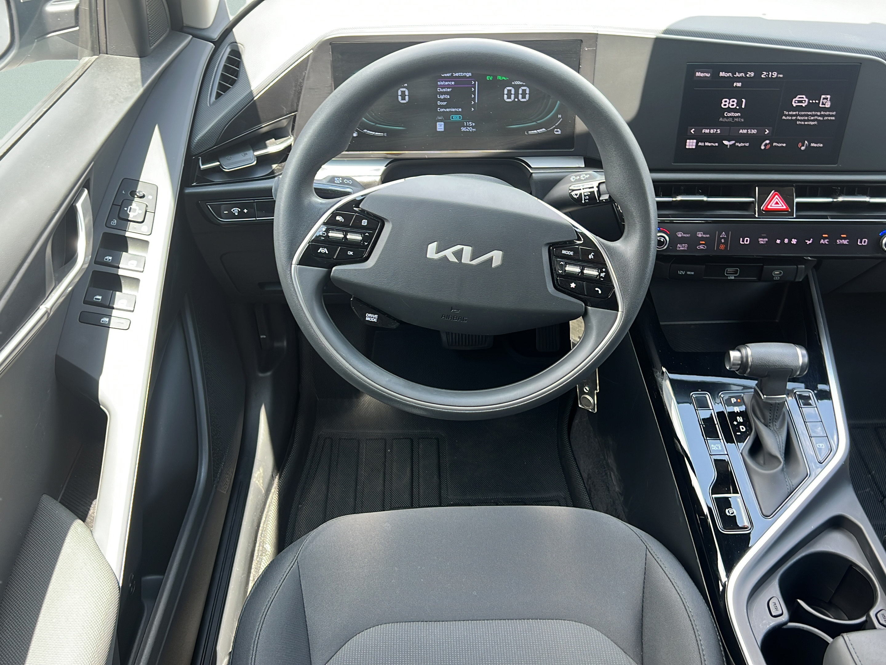 Certified 2024 Kia Niro LX FWD image 12