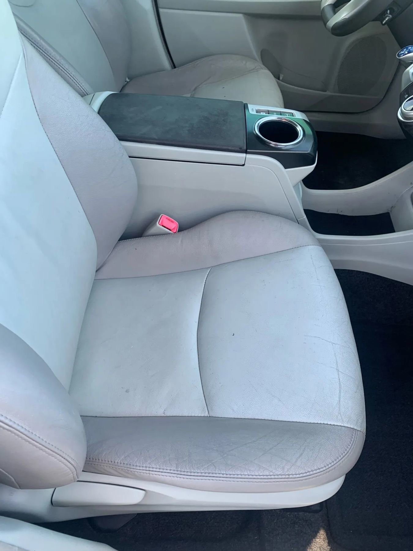 Used 2014 Toyota Prius V Five image 11