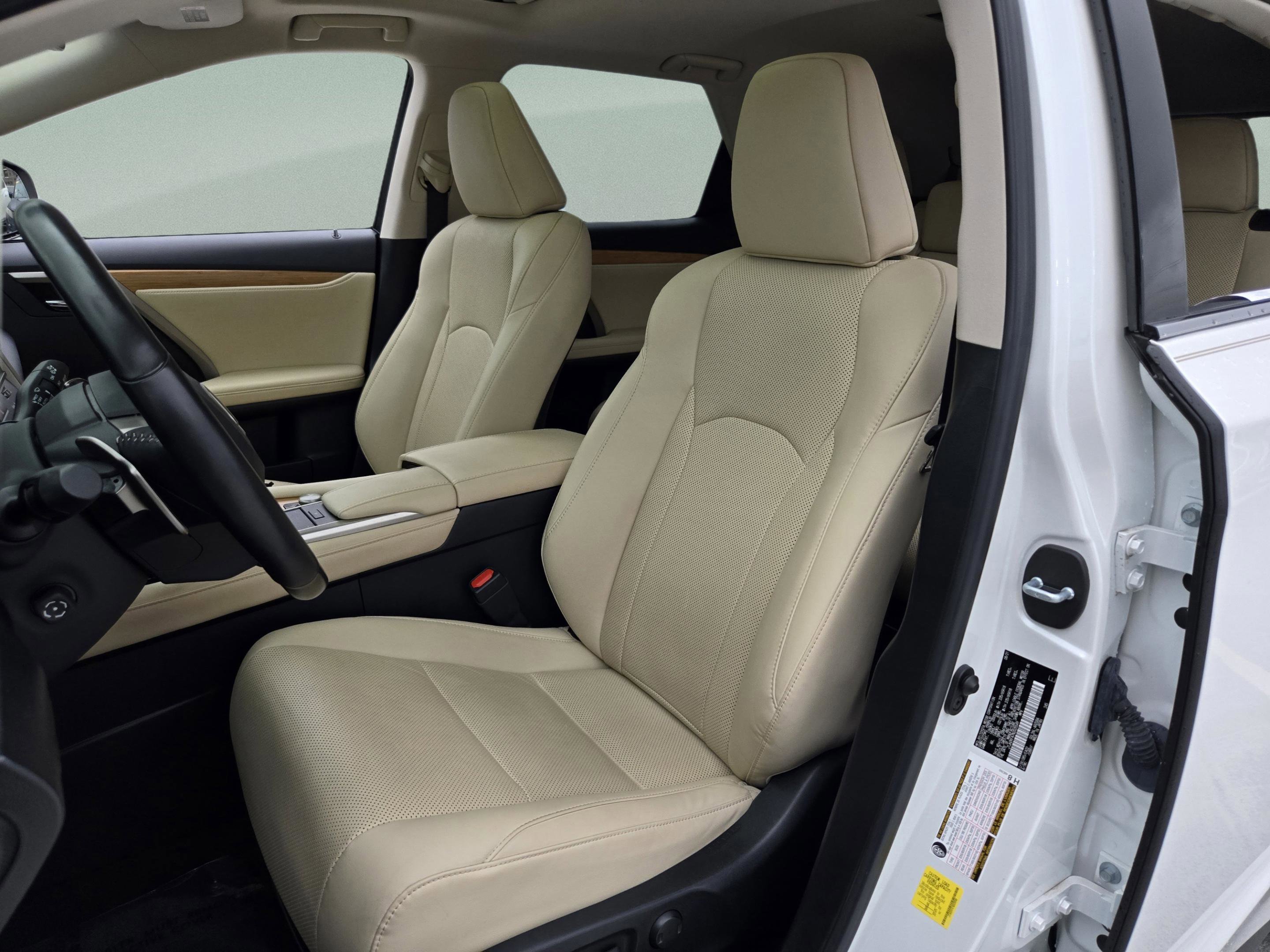 Used 2022 Lexus RX 350L Premium w/ Premium Package AWD/4WD image 29