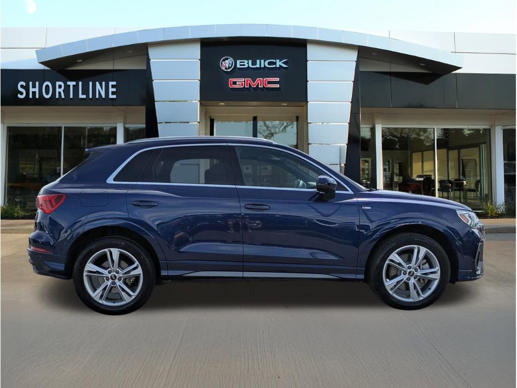 Used 2023 Audi Q3 2.0T Premium Plus w/ Premium Plus Package AWD/4WD image 2