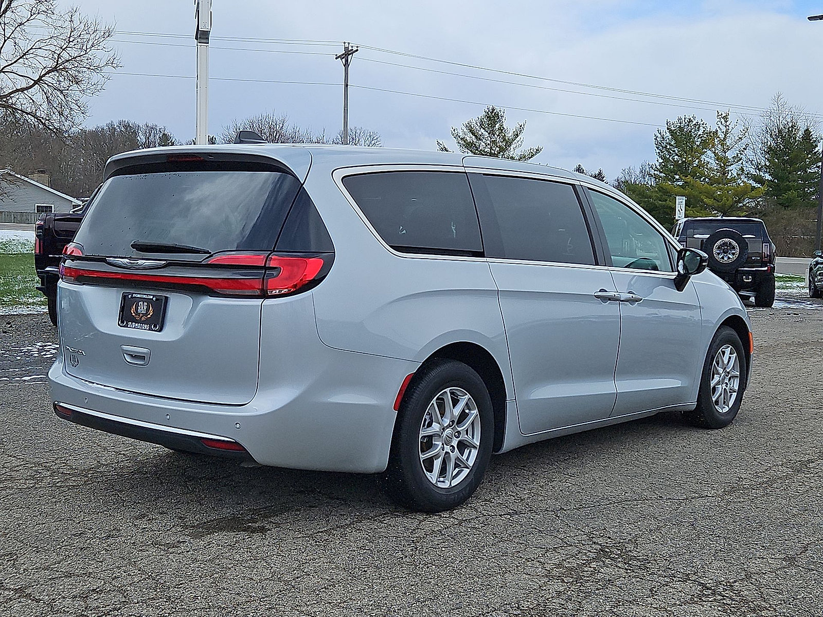 Used 2024 Chrysler Pacifica Touring-L FWD image 25