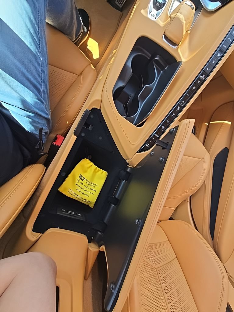 Used 2023 Chevrolet Corvette Stingray Premium Conv w/ Z51 Performance Package RWD image 29
