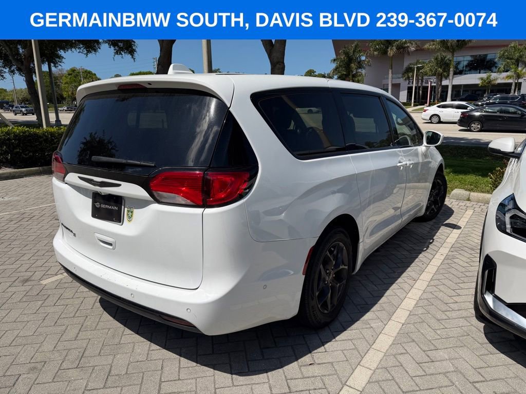 Used 2019 Chrysler Pacifica Touring Plus w/ Advanced Safetytec Group FWD image 8