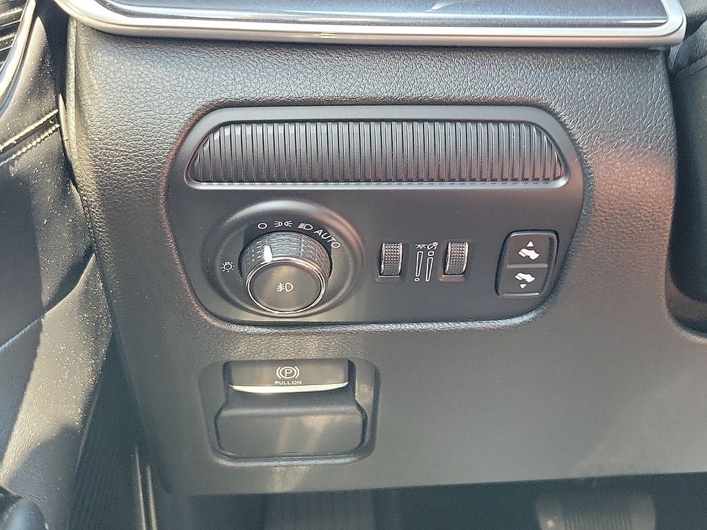 Used 2024 Jeep Wagoneer L 4WD w/ Premium Group I image 15