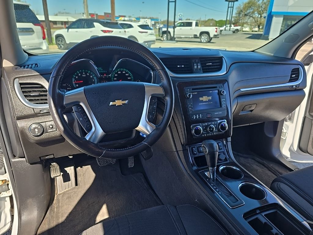 Used 2017 Chevrolet Traverse LT image 16