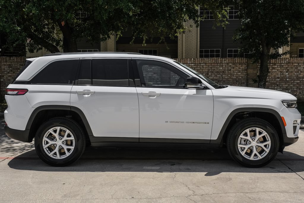 Used 2023 Jeep Grand Cherokee Limited RWD image 15