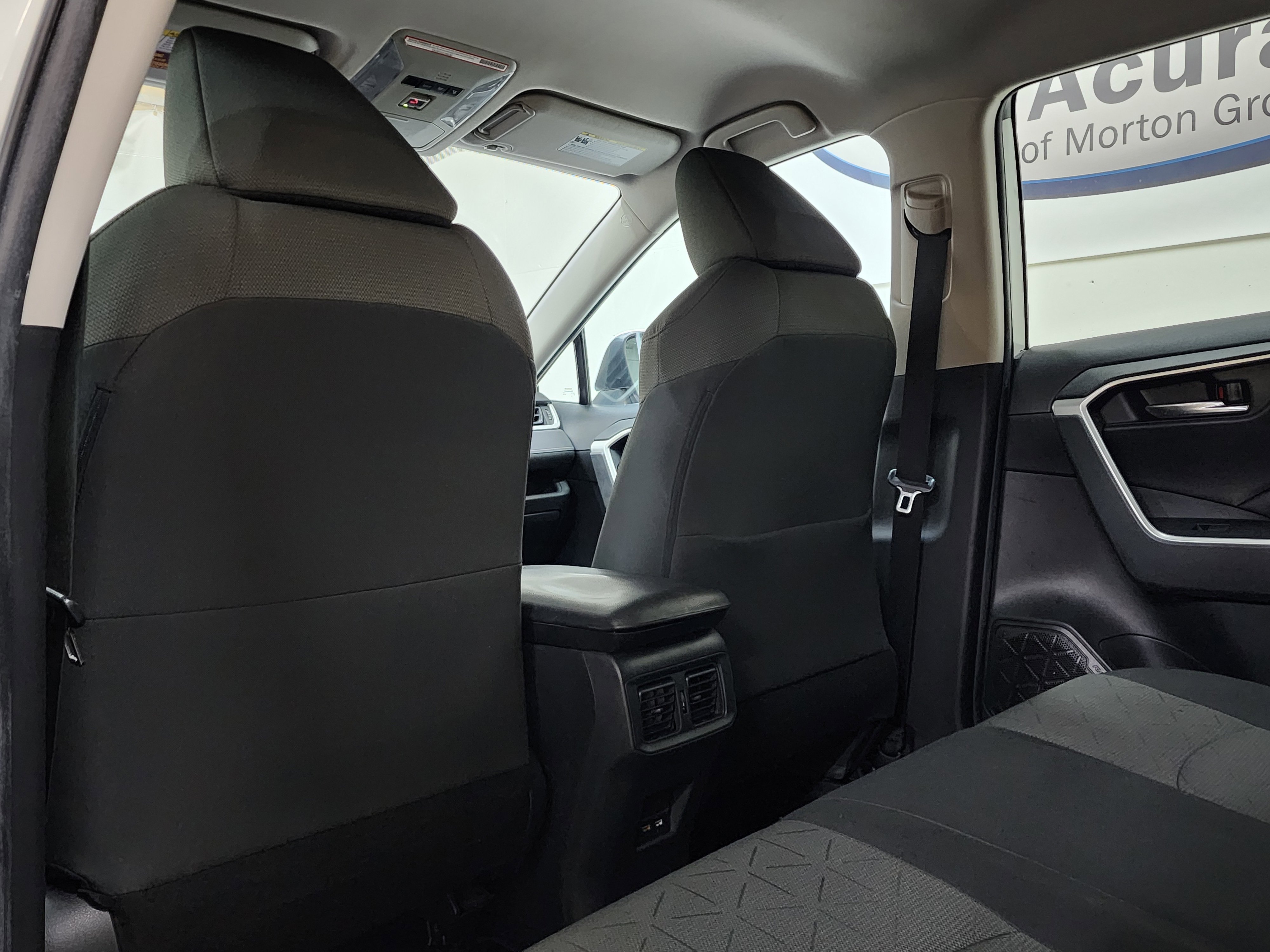 Used 2021 Toyota RAV4 XLE image 15