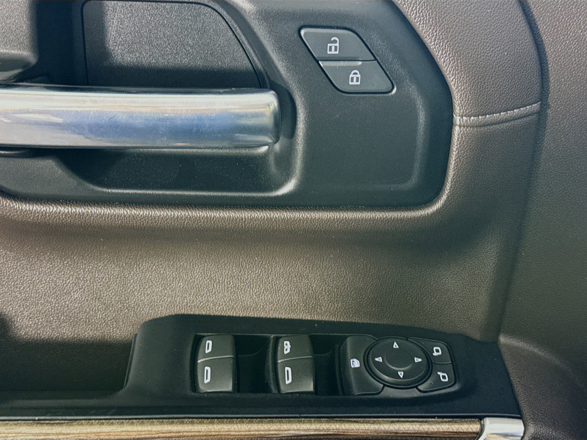 Used 2020 Chevrolet Silverado 1500 LT RWD image 22