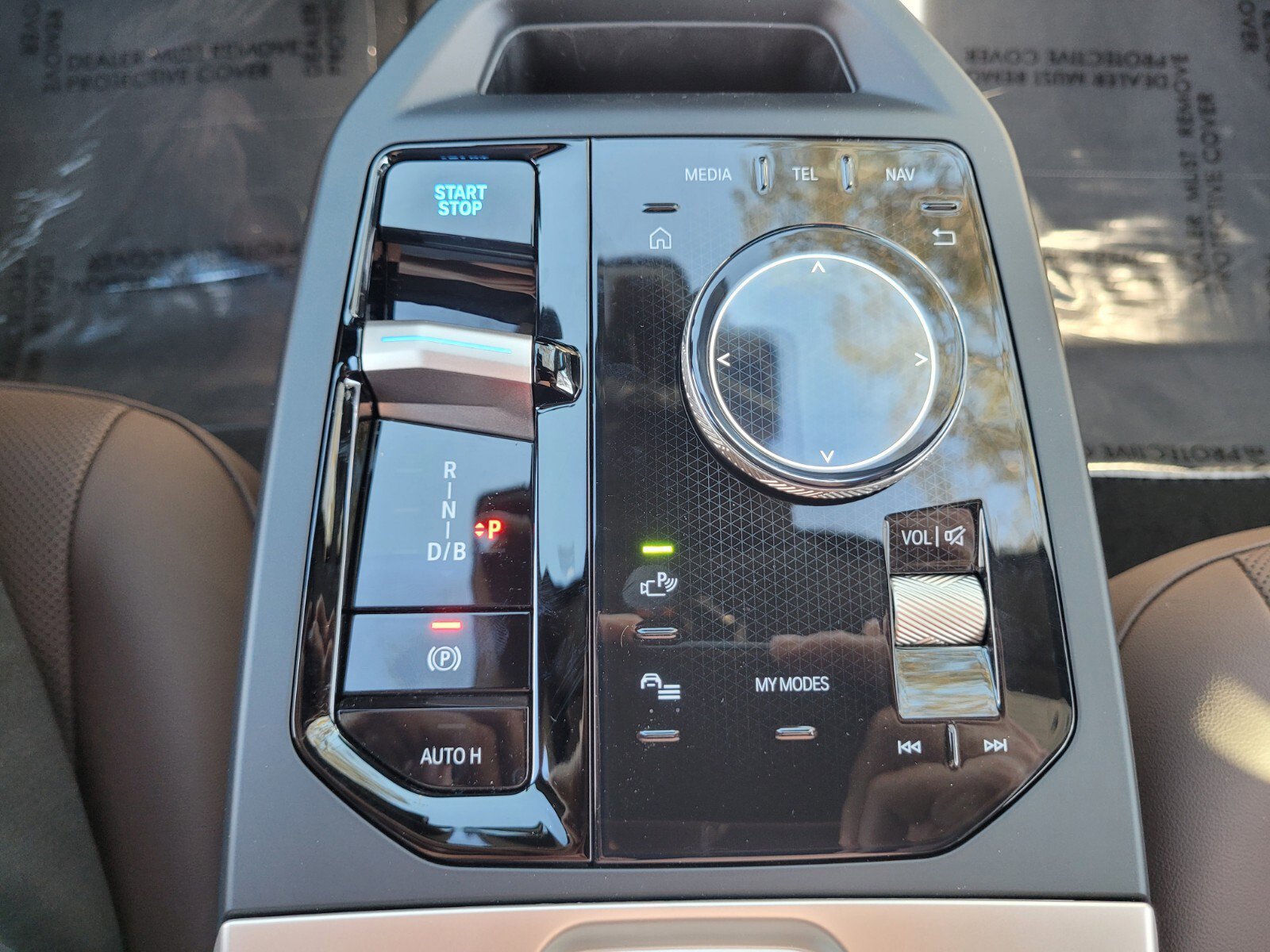 New 2026 BMW iX xDrive60 w/ Premium Package image 23