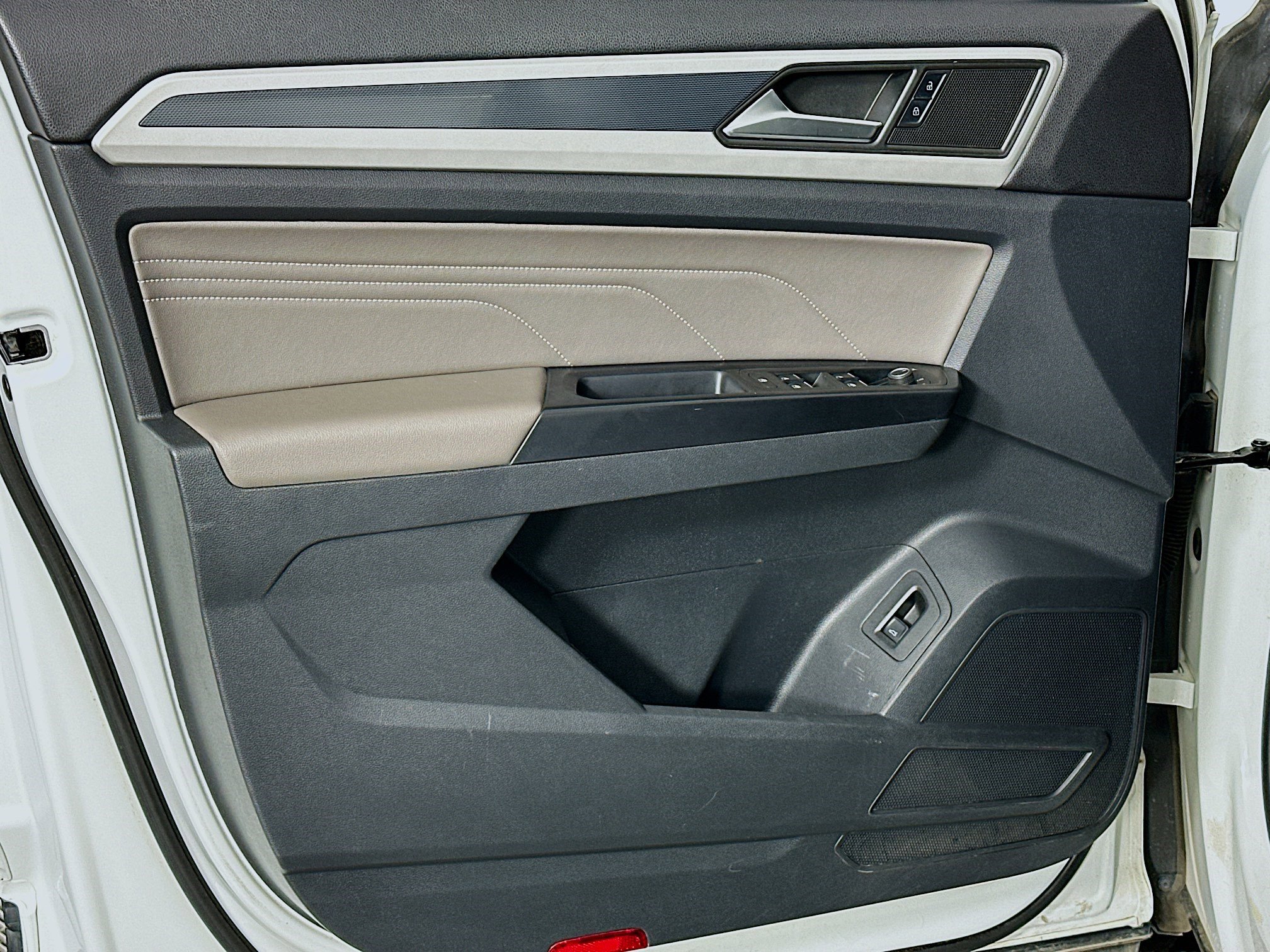 Used 2021 Volkswagen Atlas Cross Sport SEL w/ Cross Sport MDO Package image 19