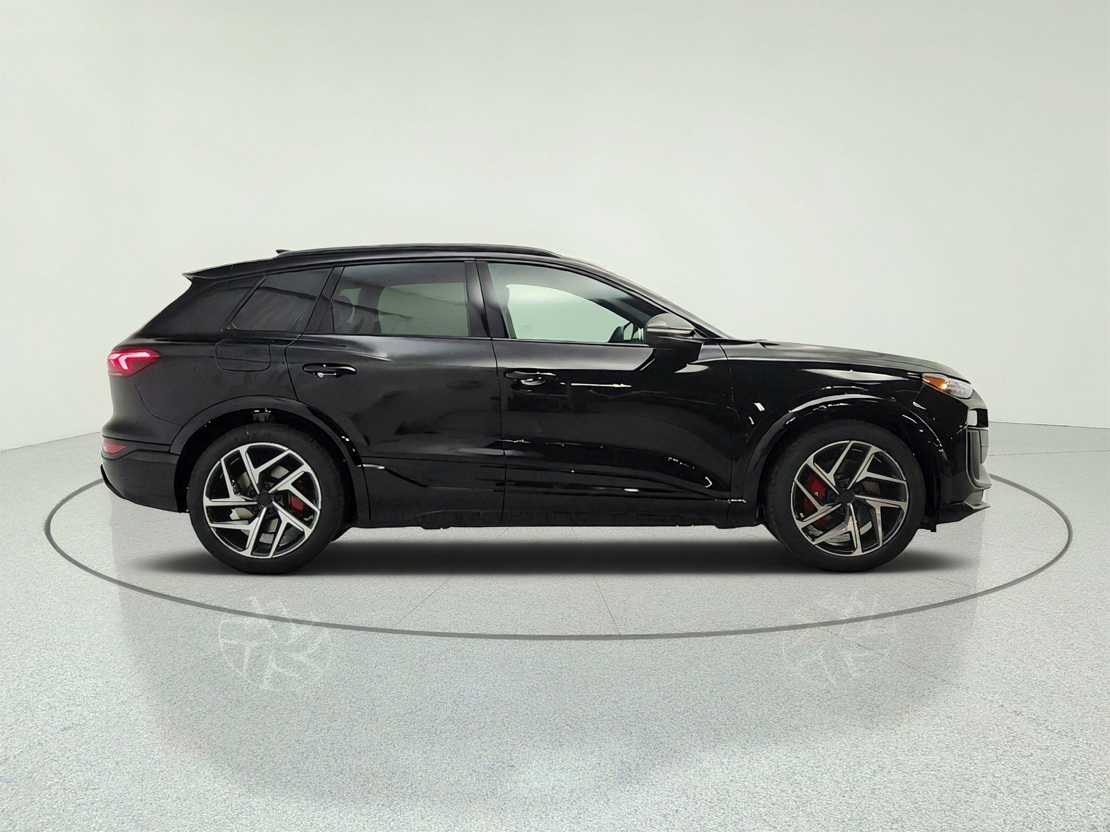 New 2027 Audi SQ6 e-tron Prestige AWD/4WD image 4