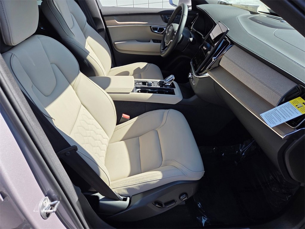 New 2026 Volvo XC90 B6 Plus w/ Protection Package Premier image 19