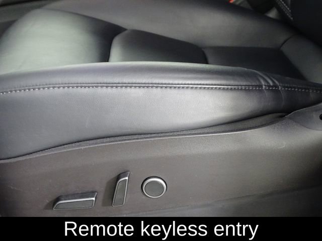 Used 2022 Tesla Model Y Long Range image 18