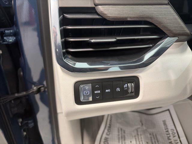 Used 2025 GMC Acadia Denali w/ Super Cruise Package image 25