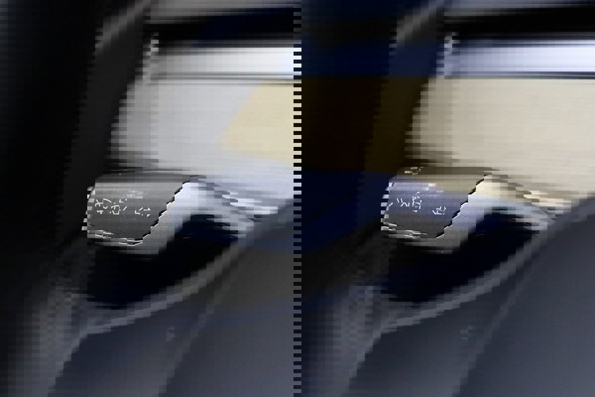 Used 2022 Tesla Model Y Long Range image 40