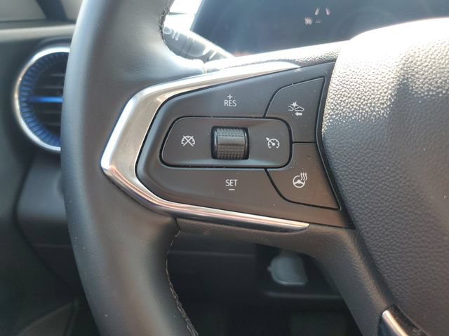 Used 2025 Chevrolet Trax LT w/ LT Convenience Package FWD image 22