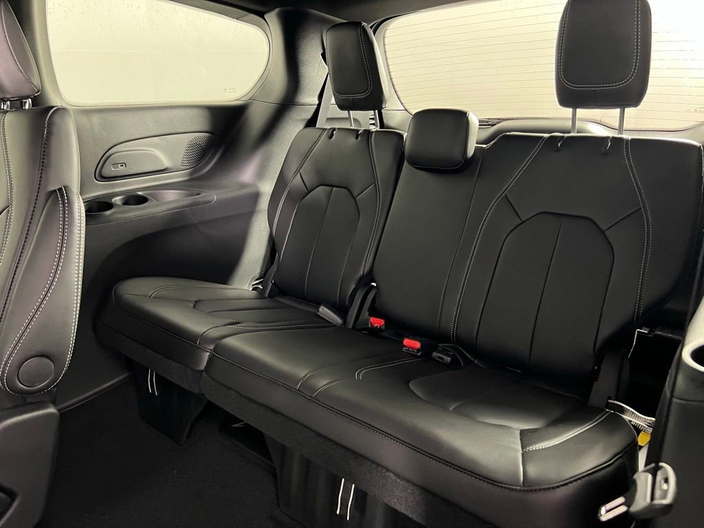New 2026 Chrysler Pacifica Select image 19