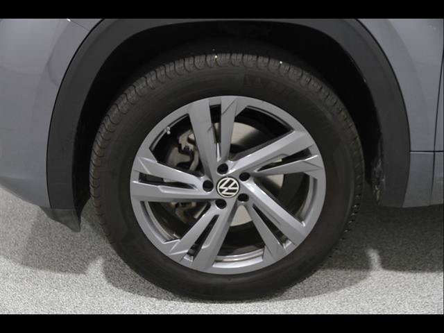 Used 2024 Volkswagen Atlas Cross Sport SEL R-Line AWD/4WD image 21