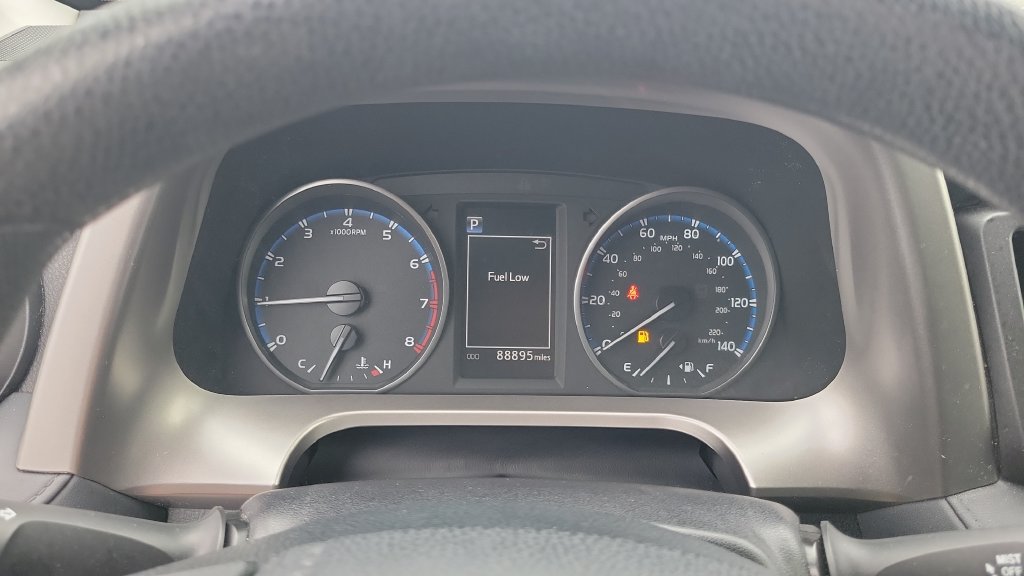 Used 2018 Toyota RAV4 LE FWD image 20