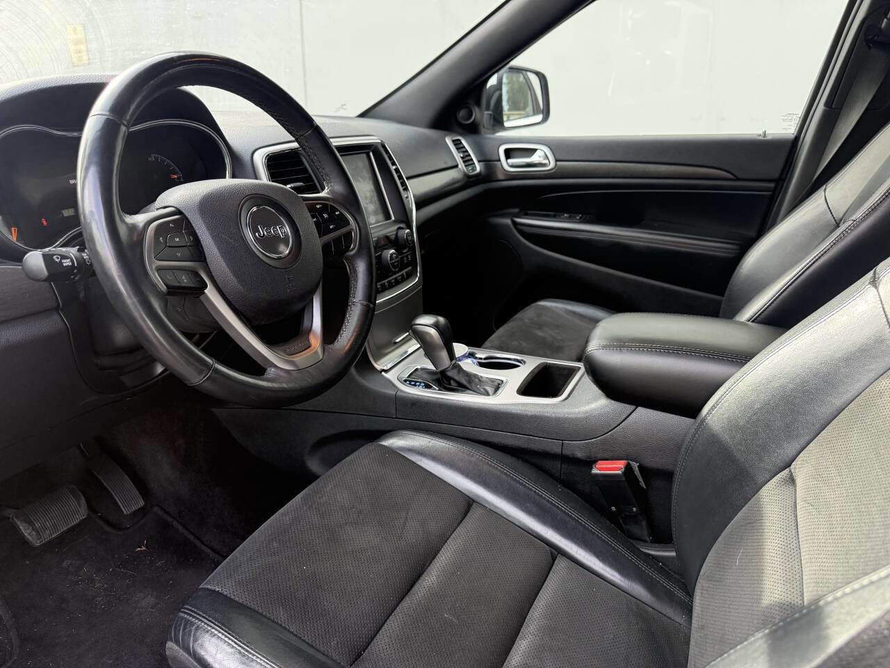 Used 2018 Jeep Grand Cherokee Altitude AWD/4WD image 13