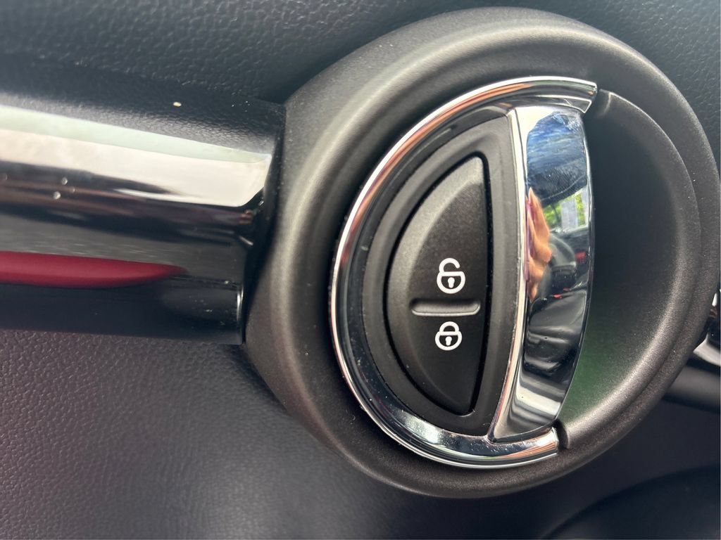 Used 2018 MINI Cooper Convertible FWD image 41