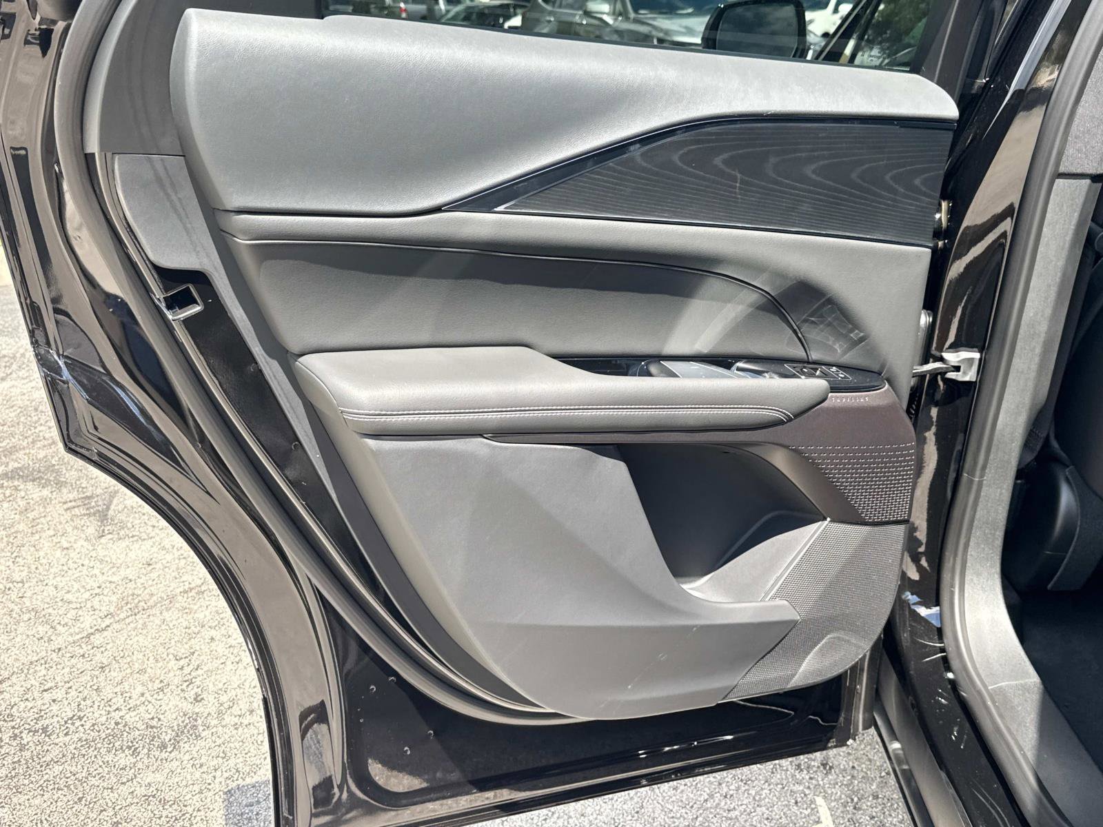 New 2025 Cadillac Lyriq Luxury image 11